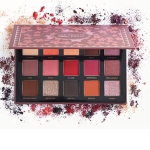 ACE BEAUTE 15 COLOR EYESHADOW PALETTE - MYSTIC ROMANCE: MULTICOLOR NIB
